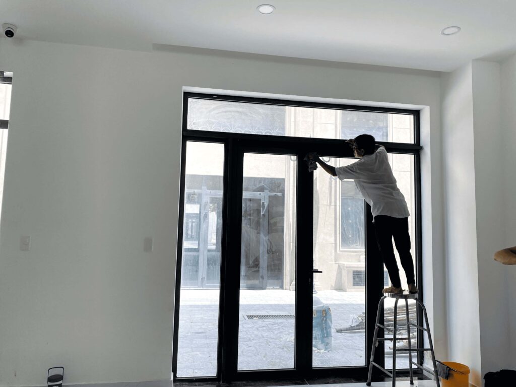 Dịch vụ vệ sinh văn phòng tại TPHCM